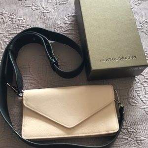 Leather wallet/crossbody